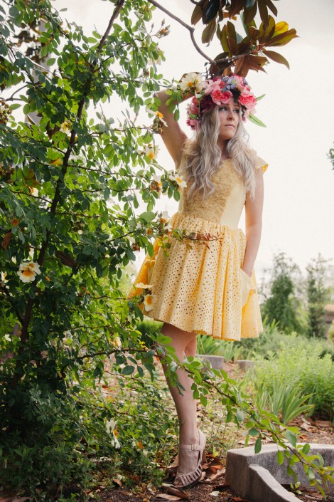 Photographer: Amy Fullam MUAH: Nancy Couture Dress: Nancy Couture Headpiece: Nancy Couture